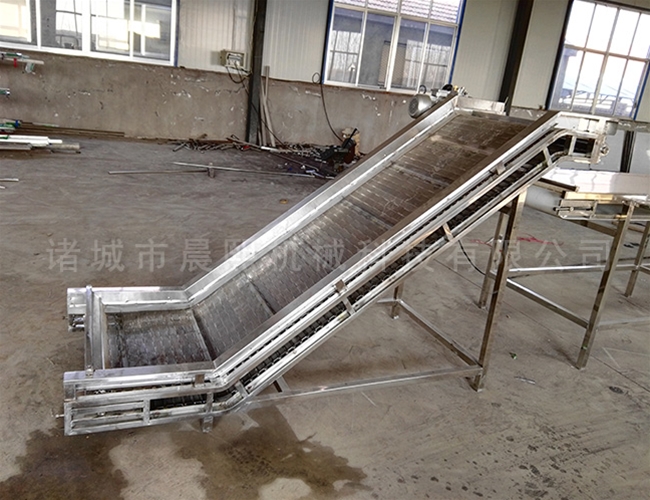 爬坡提升機(jī)